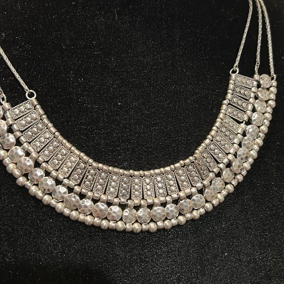 Silver statement necklace - Picture 2 of 6